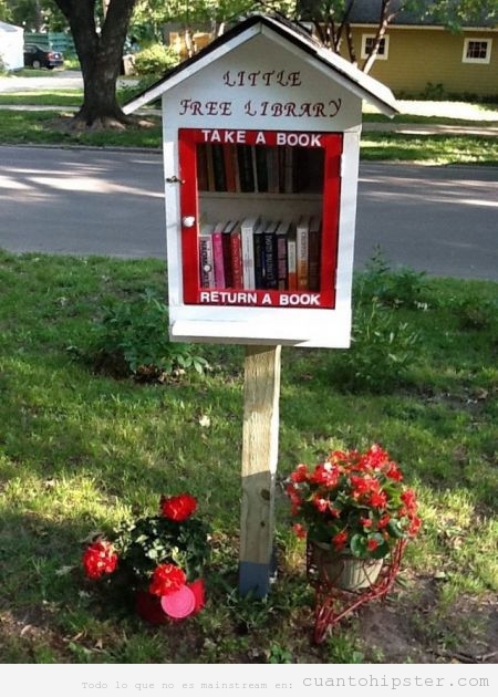 Casita librería gratuita ideal en el jardín