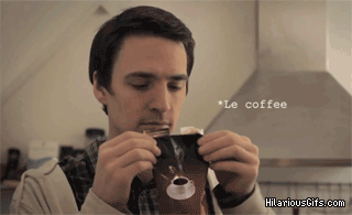 Gif de un hipster sufriendo un orgasmo al oler café