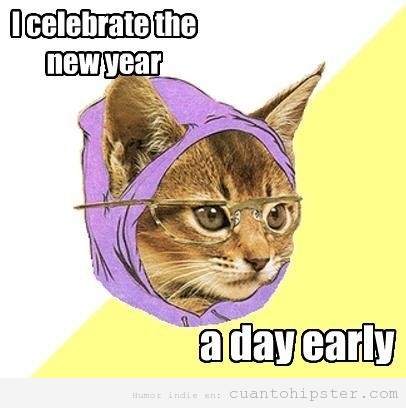 Meme d ela gata hipster, celebra año nuevo un día antes