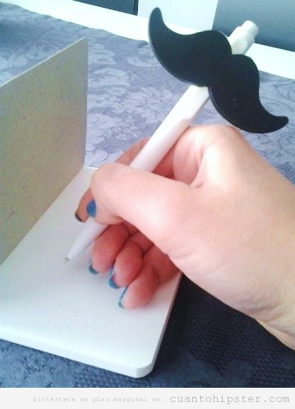 Bolígrafo hipster con forma bigote o mustache