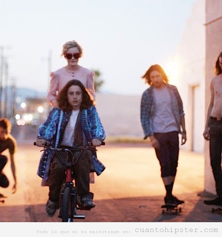 Pagafantas de chicas hipsters en bicicleta