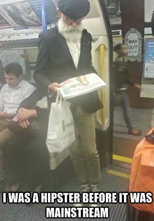 Yayohipster, abuelo con ropa hipster en el metro