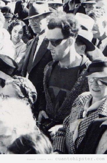 Imagen de un hombre con look hipster en 1940