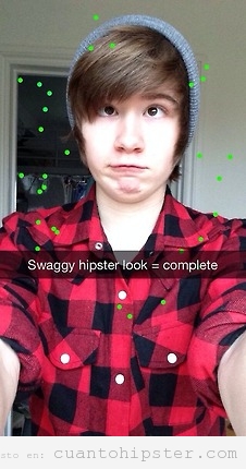 Foto de un chico adolescente con look hipster