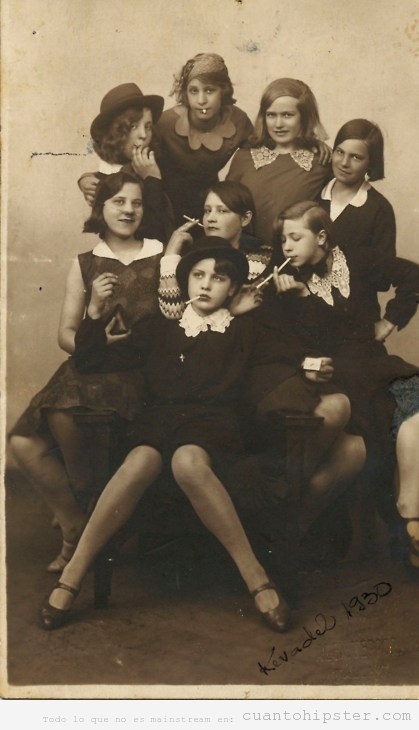 Foto de un grupo de adolescentes de 1930