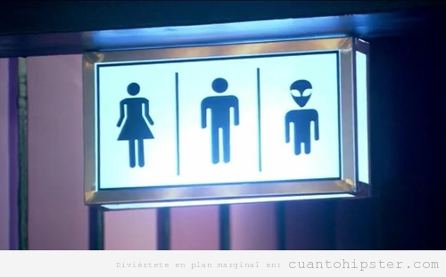 Cartel WC gracioso, mujer, hombre y Alien