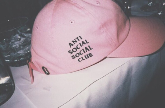 Gorra que dice Anti social social club
