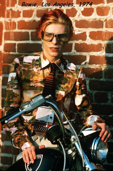 Foto antigua David Bowie de joven en 1974