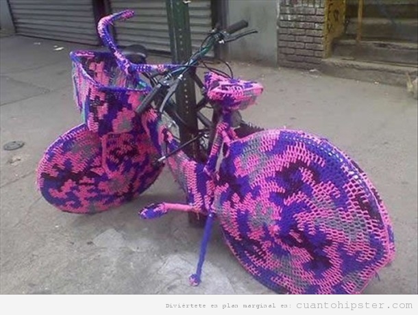 Funda de crochet para una bicicleta hipster