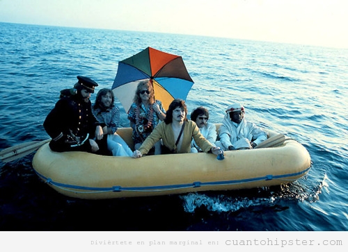 Foto retro de Padres hipsters fotos raras en barcas en el agua