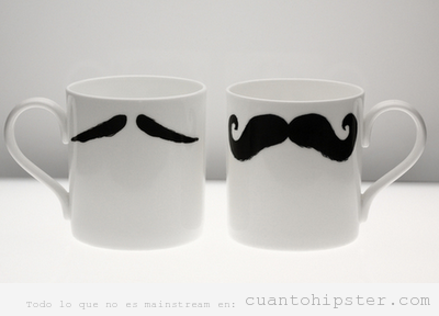 Tazas de café para hipsters con bigotes o moustache dibujados