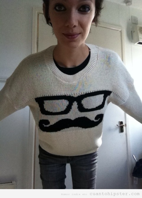 Jersey de lana tejido con gafas de pasta y bigote hipster