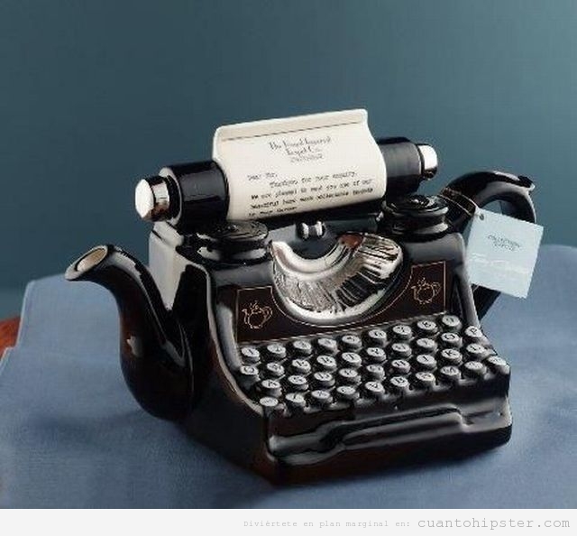 Tetera original con forma de máquina de escribir de porcelana