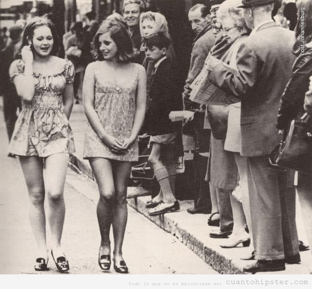 Foto curiosa chicas modernas en Johanesburgo, 1965