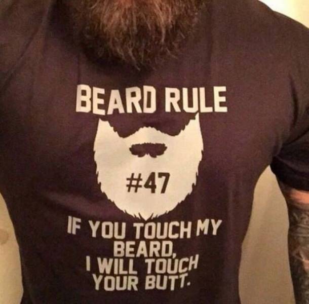 Camiseta hipster con reglas sobre su barba