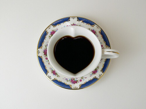 Taza café con forma de corazón